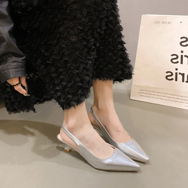 2025 Sandalias de mujer de cue - Casual Sandal Leather reseña y precio
